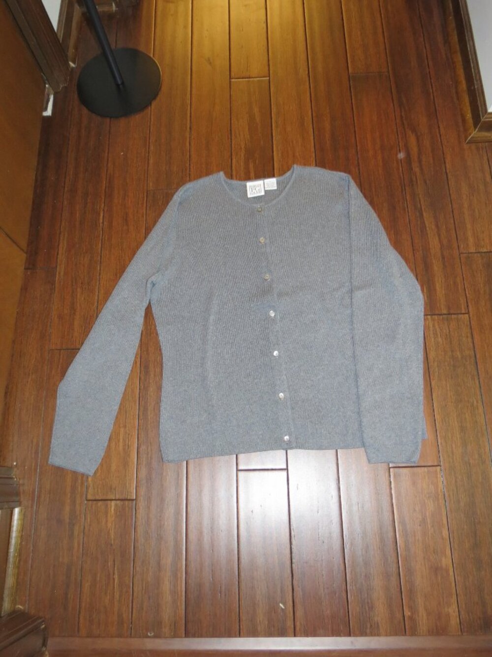 New Without Tags Field Gear Women’s Large Cardigan Sweater Gray